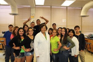 Wilma Amaro with Students web